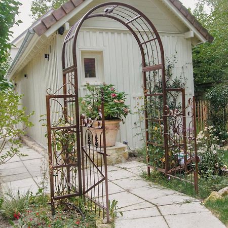 Nouveau Au Coeur De L'Isle Adam - Le Clos De L'Isle Bed & Breakfast Exterior foto