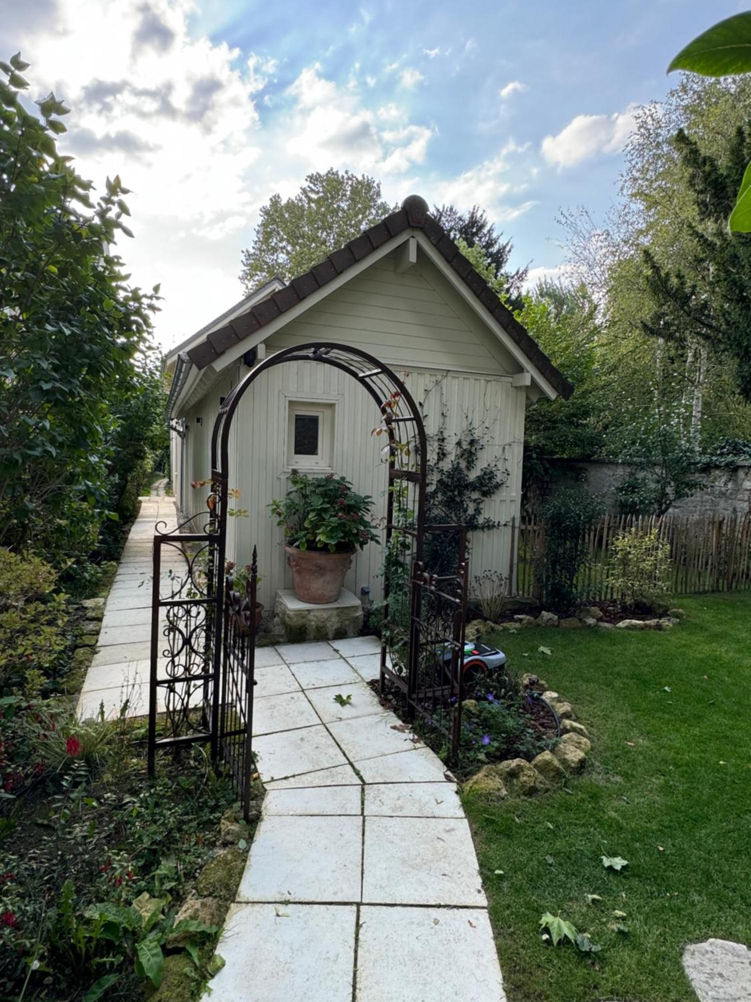 Nouveau Au Coeur De L'Isle Adam - Le Clos De L'Isle Bed & Breakfast Exterior foto